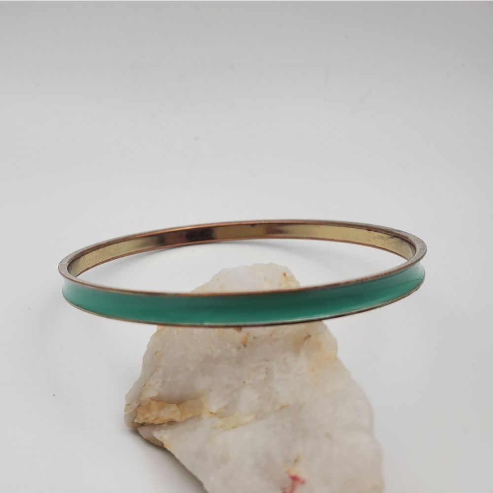 SoftāGreenāretroābangleā - Picture 2 of 2